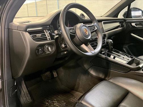 2023 Porsche Macan 