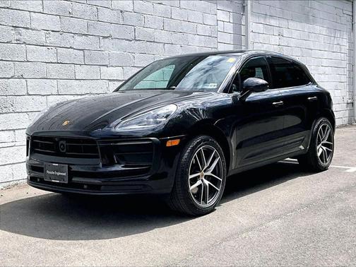 Jet Black Metallic 2026 Porsche Macan Macan