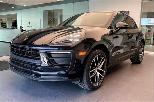 2022 Porsche Macan Base