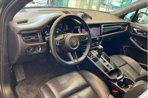 2022 Porsche Macan Base