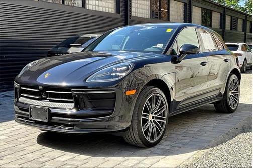 2025 Porsche Macan Base
