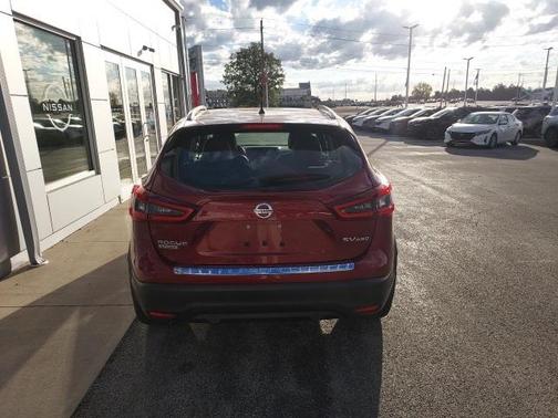 2022 Nissan Rogue Sport SV