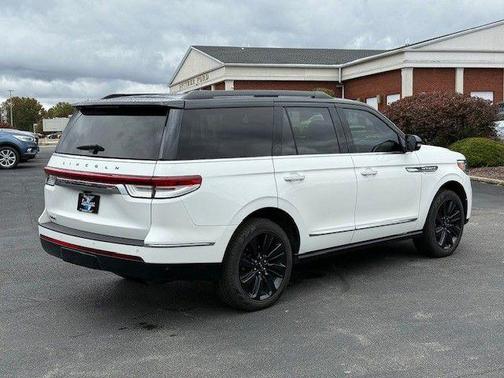 PRISTINE WHITE METALLIC 3C 2024 Lincoln Navigator Black Label