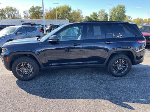 2024 Jeep Grand Cherokee 4xe Trailhawk