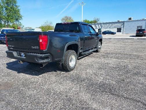 Black 2022 Chevrolet Silverado 3500 High Country