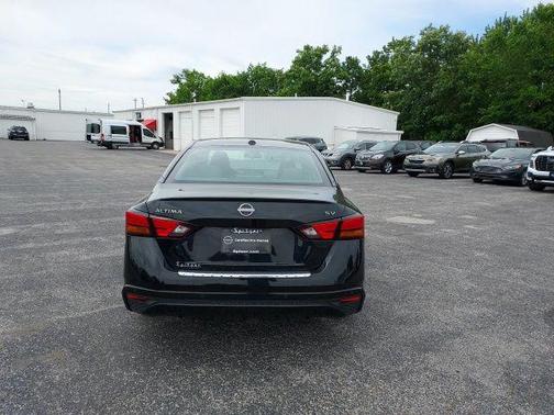 Super Black 2023 Nissan Altima 2.5 SV
