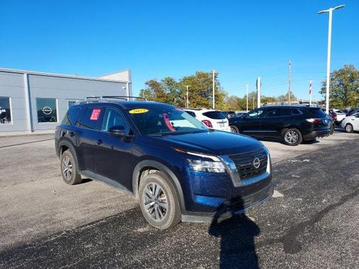 2023 Nissan Pathfinder SL 4WD