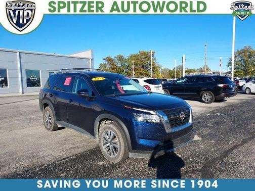 2023 Nissan Pathfinder SL 4WD