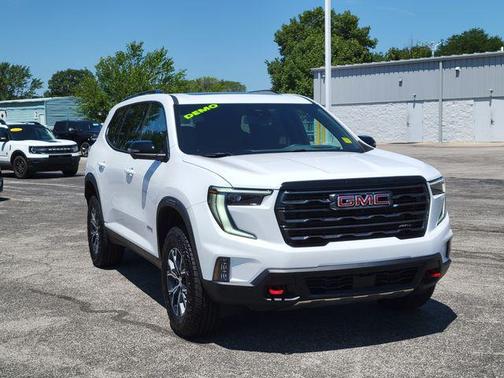 2025 GMC Acadia AWD AT4