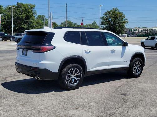 2025 GMC Acadia AWD AT4