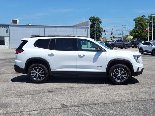 2025 GMC Acadia AWD AT4