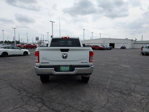 Bright White Clearcoat 2024 RAM 2500 Big Horn Crew Cab 4x4 6'4' Box