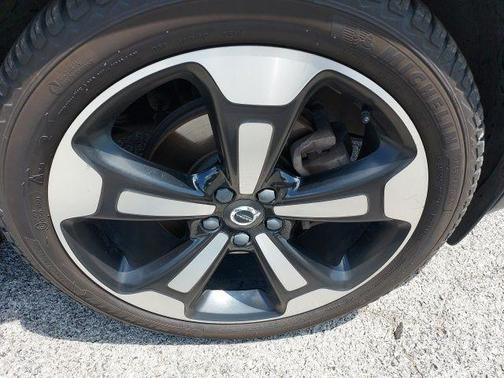 Bright Silver Metallic 2019 Volvo XC40 T4 Inscription