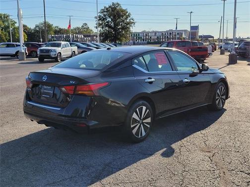 2022 Nissan Altima 2.5 SV
