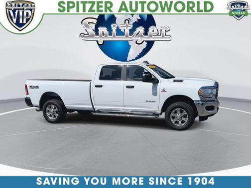 Bright White Clearcoat 2024 RAM 3500 Big Horn Crew Cab 4x4 8' Box