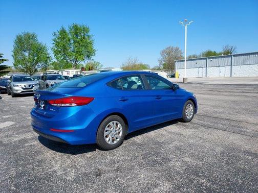 Electric Blue Metallic 2018 Hyundai ELANTRA SE