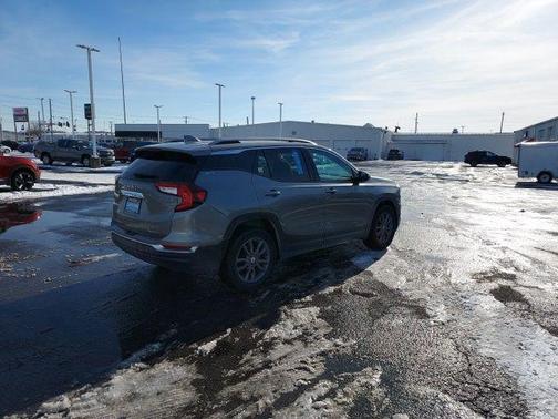 2023 GMC Terrain SLT