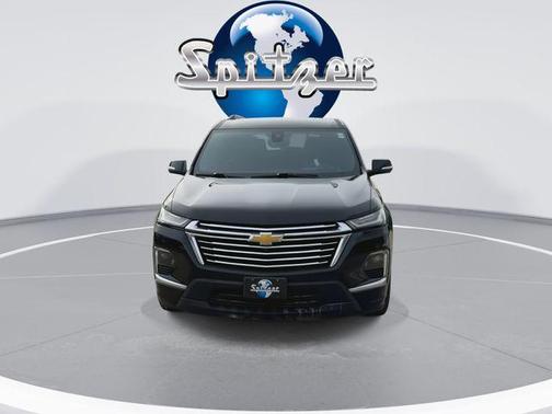 Mosaic Black Metallic 2023 Chevrolet Traverse Premier