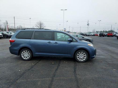 2015 Toyota Sienna LE