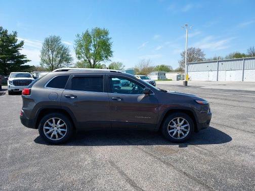 Granite Crystal Metallic Clearcoat 2017 Jeep Cherokee Limited
