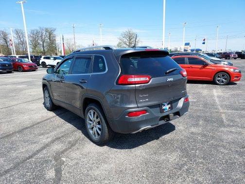 Granite Crystal Metallic Clearcoat 2017 Jeep Cherokee Limited