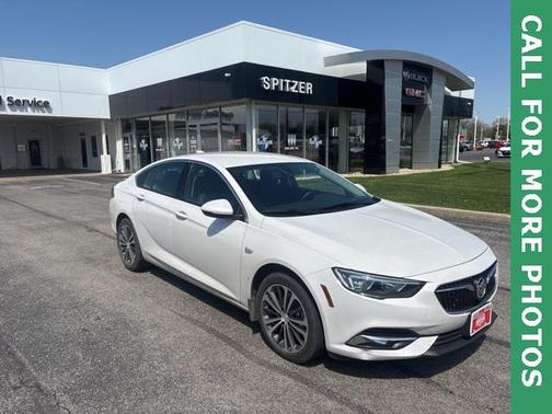 2020 Buick Regal Sportback FWD Essence
