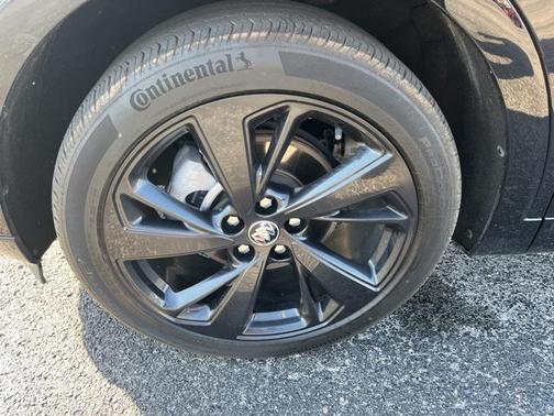 2023 Buick Envision Essence FWD