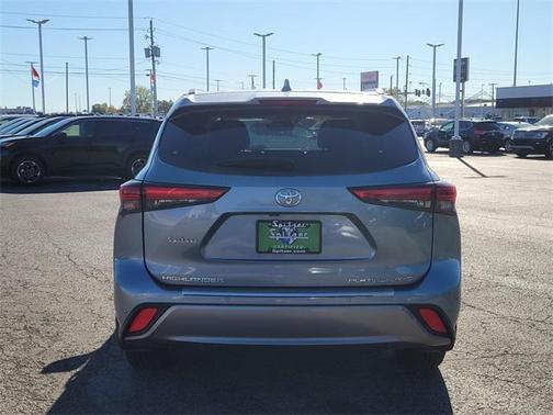 2023 Toyota Highlander Platinum