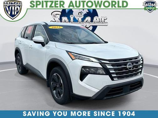 Everest White Pearl 2025 Nissan Rogue SV