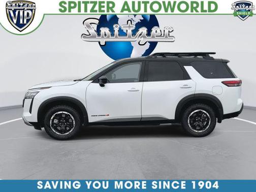 Everest White Pearl Tricoat/Super Black 2026 Nissan Pathfinder Rock Creek