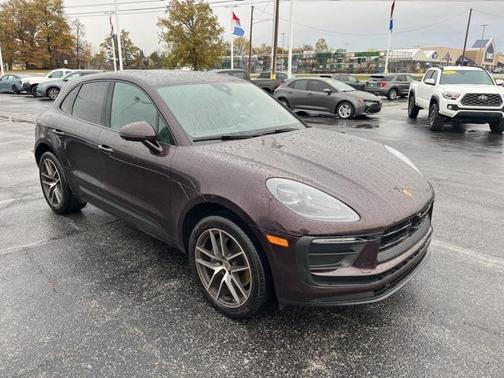 2023 Porsche Macan Base