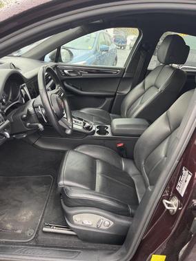 2023 Porsche Macan Base