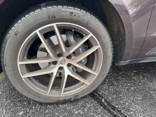 2023 Porsche Macan Base