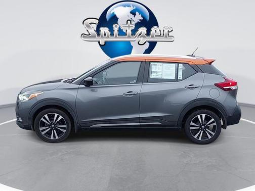 2019 Nissan Kicks SR