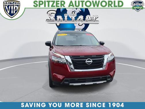 Scarlet Ember Tintcoat/Super Black 2024 Nissan Pathfinder SL 4WD
