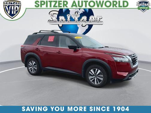 Scarlet Ember Tintcoat/Super Black 2024 Nissan Pathfinder SL 4WD