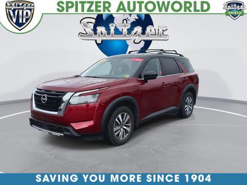 Scarlet Ember Tintcoat/Super Black 2024 Nissan Pathfinder SL 4WD