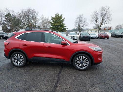 2020 Ford Escape Titanium