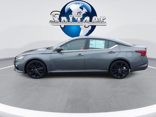 2022 Nissan Altima SR FWD