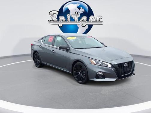 2022 Nissan Altima SR FWD