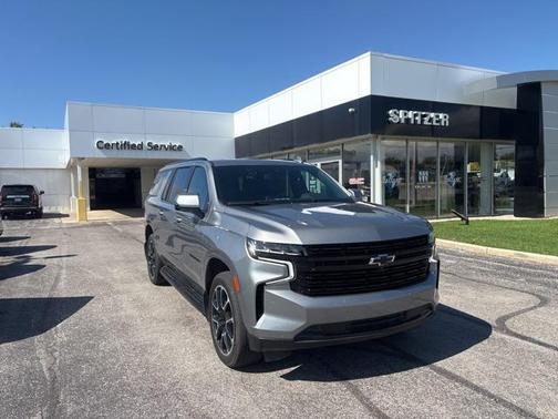 2023 Chevrolet Suburban RST