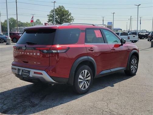 2023 Nissan Pathfinder SL 4WD