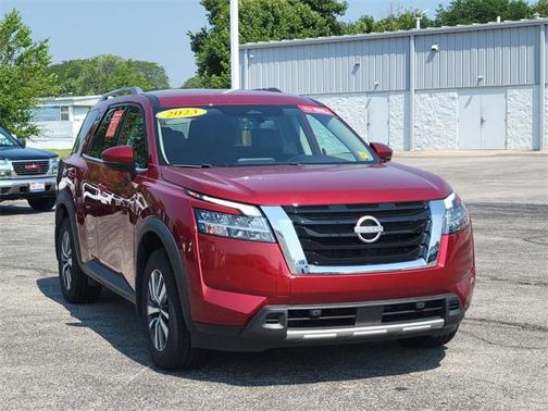 2023 Nissan Pathfinder SL 4WD