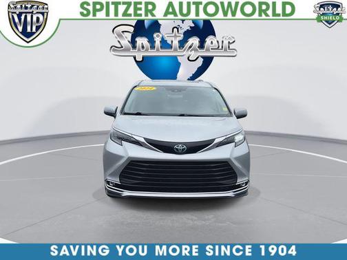 Celestial Silver Metallic 2024 Toyota Sienna XLE