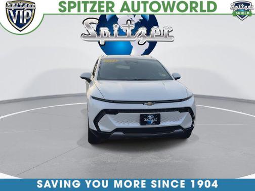 Iridescent Pearl Tricoat 2024 Chevrolet Equinox EV 2LT
