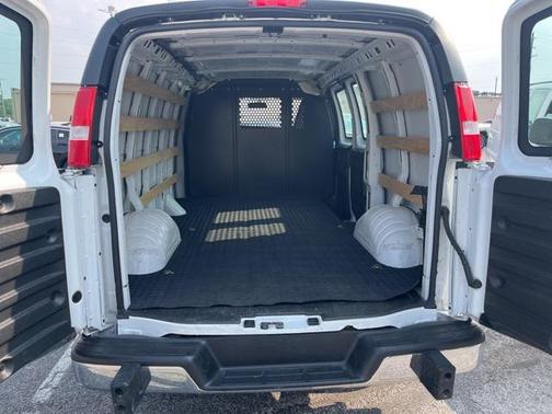 2023 GMC Savana 2500 Work Van