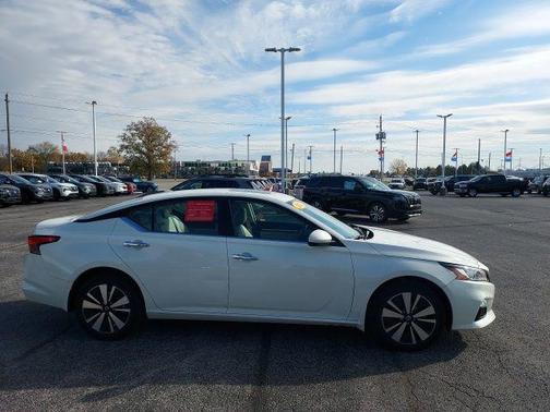 2022 Nissan Altima 2.5 SV