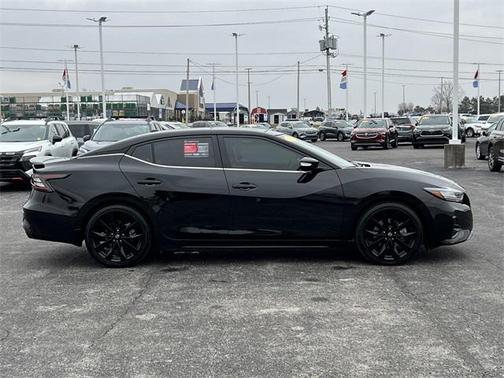Super Black 2023 Nissan Maxima SR Xtronic CVT