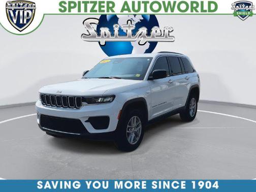Bright White Clearcoat 2025 Jeep Grand Cherokee Laredo