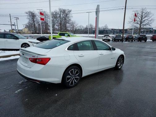 2022 Chevrolet Malibu FWD RS